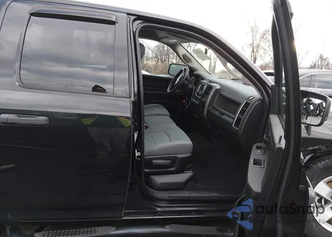 2017 Ram 1500 Express 4X4 6'4 Box из США, поврежденный, VIN 1C6RR7FGXHS678398